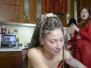 Live webcam model hot-caramells on Soda Cams