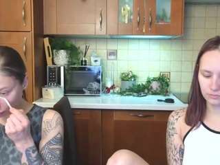 hot-caramells live cam profile