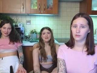 hot-caramells live cam profile