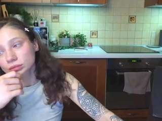 Live webcam model hot-caramells on Soda Cams