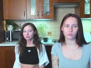 hot-caramells's CamSoda show and profile