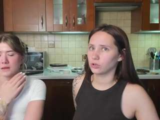 hot-caramells live webcam show