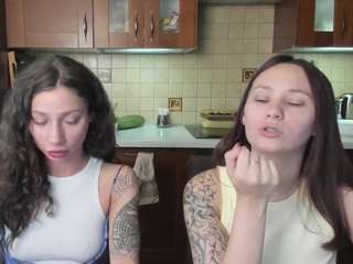 hot-caramells live webcam show