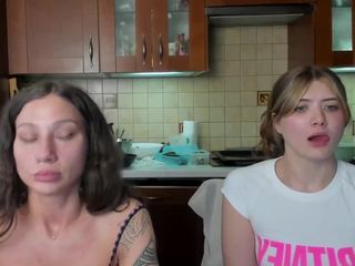 Hot-Caramells live webcam show