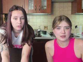 Hot-Caramells live webcam show