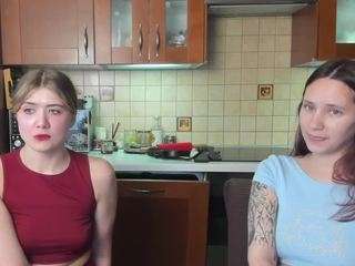 Hot-Caramells live webcam show