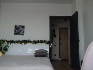 leila-ly Live Webcam on CamSoda