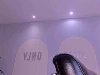 lisaflowers1's CamSoda show and profile