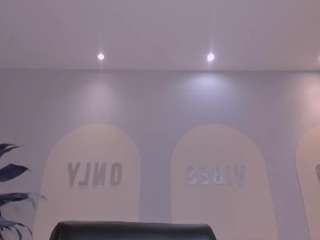 lisaflowers1 live cam profile