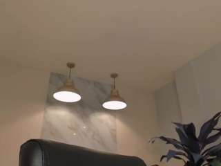 lisaflowers1 live cam profile