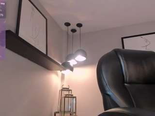 Lisa Flowers live cam