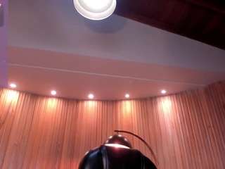 Lisa Flowers live cam preview