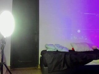 bear-room Live Webcam on CamSoda