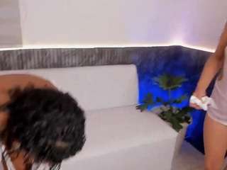 Live webcam model carol-luxury on Soda Cams