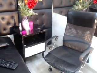 chrisshott's CamSoda show and profile