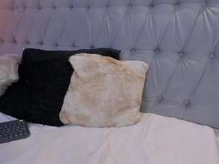 coraliebronson's CamSoda show and profile