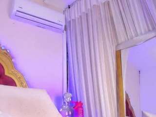 miakalova live cam profile