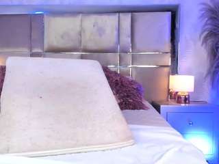 Live cam show with Mia K