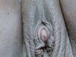 morenahot1xx's CamSoda show and profile