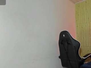 raven-rouge Ass bouncing live webcam