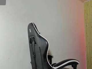 raven-rouge Ass bouncing live webcam