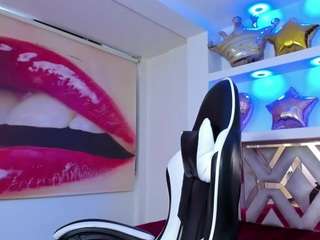 raven-rouge live webcam show