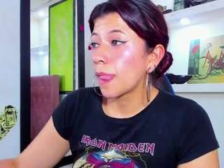 raven-rouge live webcam show