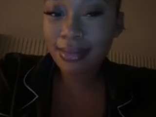 xxxsolicious Live Webcam on CamSoda