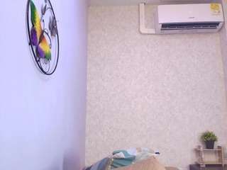 Live webcam model amy-wats0n on Soda Cams