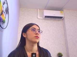 Live webcam model amy-wats0n on Soda Cams