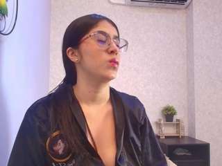 Live webcam model amy-wats0n on Soda Cams