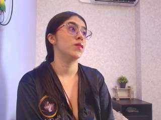 Live webcam model amy-wats0n on Soda Cams