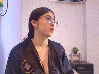 Live webcam model amy-wats0n on Soda Cams
