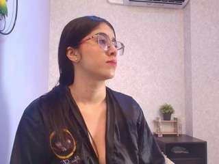 Live webcam model amy-wats0n on Soda Cams