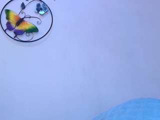 Live webcam model amy-wats0n on Soda Cams