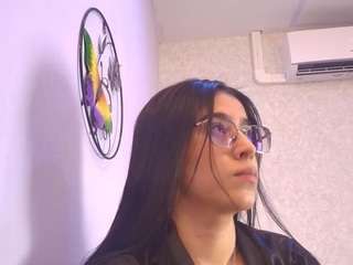 Live webcam model amy-wats0n on Soda Cams