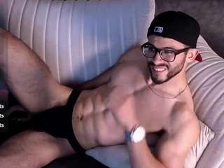  phantom-bigger1 chat room