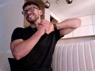 phantom-bigger1 Live Webcam on CamSoda