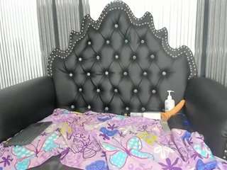 cristal-millers's CamSoda show and profile