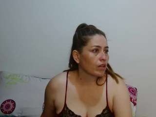 dayanhank's CamSoda show and profile