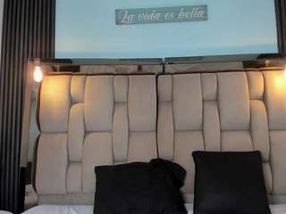 angel-white-001 webcam