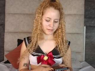 angel-white-001 webcam