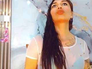 khiara-moretti webcam model