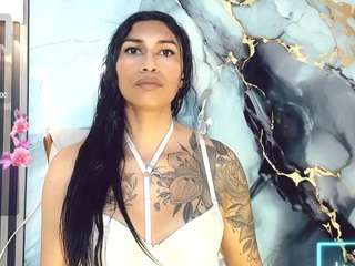 khiara-moretti webcam model