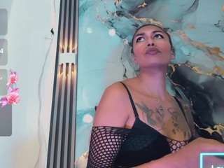 khiara-moretti's CamSoda show and profile