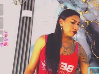 khiara-moretti live cam profile