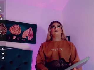 mayka-brunette01's CamSoda show and profile