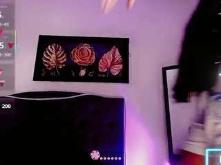 mayka-brunette01 webcam model