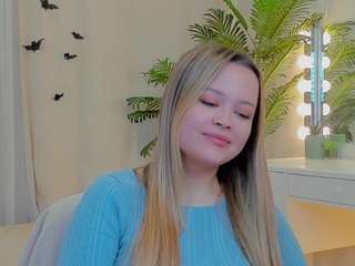 nevanghiem webcam model