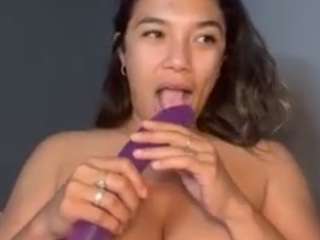 crystaldimples webcam